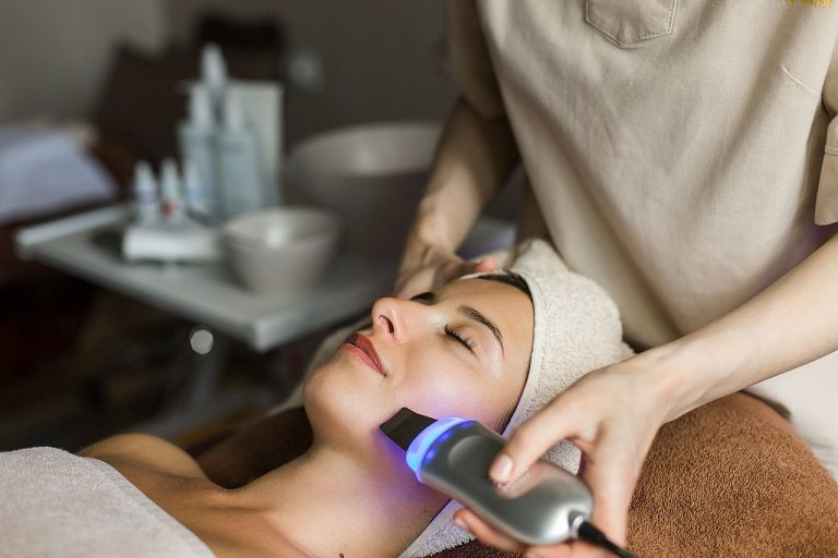 Ultrasonic facial cleansing